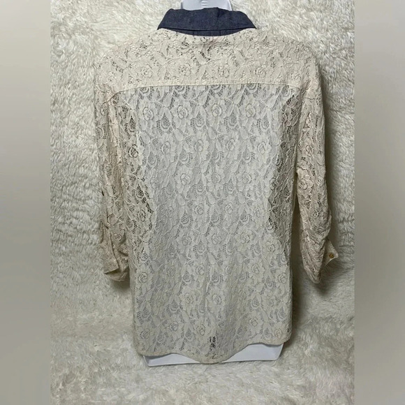 Signature Studio Lace Button-Up Top - Picture 2 of 7